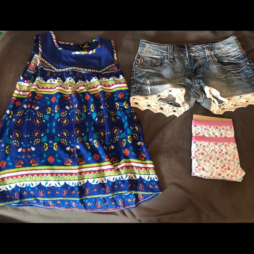 Children’s place outfit w 2 pairs of size 6 panty